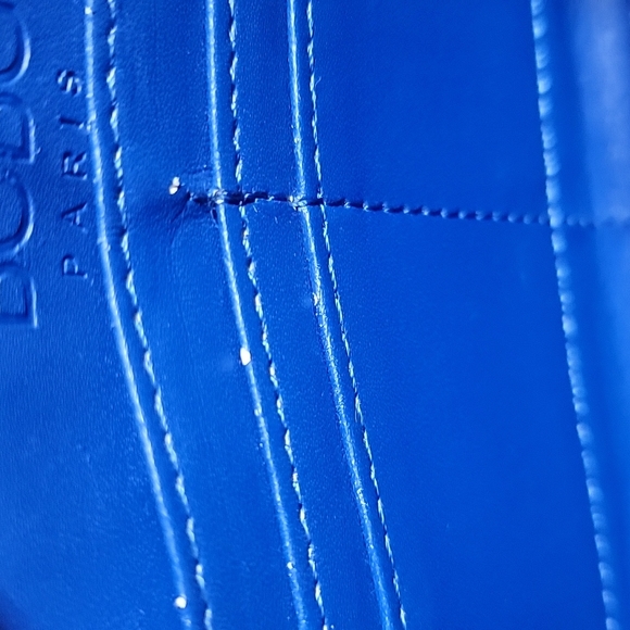 Blue BCBG Quilt Pattern Wallet - Picture 12 of 12